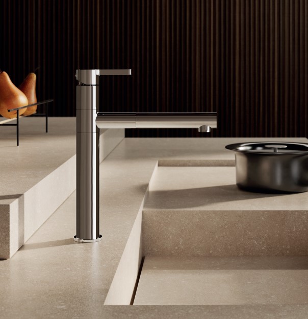 Miscelatore con bocca girevole e doccia estraibile Ergo Newform