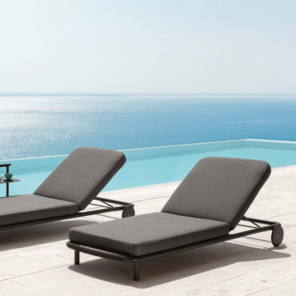 Lettino da giardino in tessuto con ruote Talenti Coral