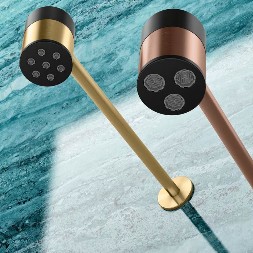 Soffione doccia a parete con ugelli soft-flow Radomonte