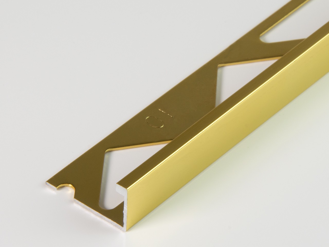 Profilo Angolare Global Floor Alluminio Brillantato Oro Spessore 10mm Lunghezza 2,7m-74395