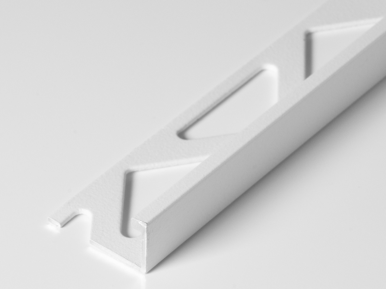 Profilo Angolare Global Floor Alluminio Bianco Spessore 10mm Lunghezza 2,7m-74413